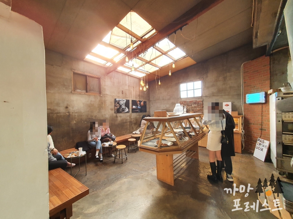 러스트 베이커리 빵 진열대