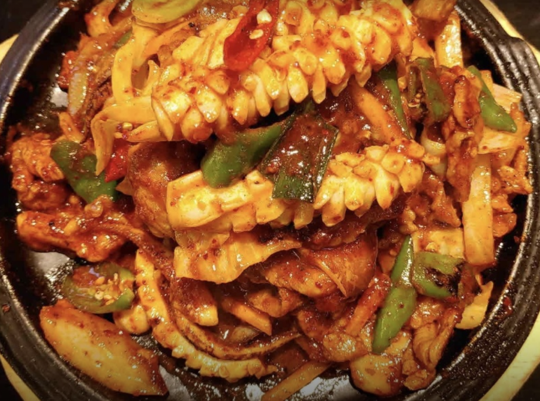 2TV 생생정보 2469회 오징어제육볶음 맛집, 남양주 상상이상은 어떤 곳인가?