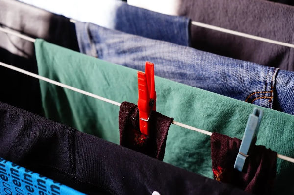 빨래 냄새는 ‘환경 + 건조 속도 + 세제 상태’의 합입니다.