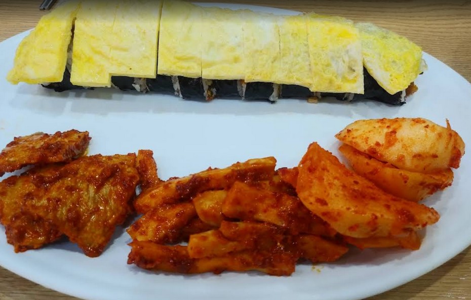 팔미분식의 김치말이 김밥