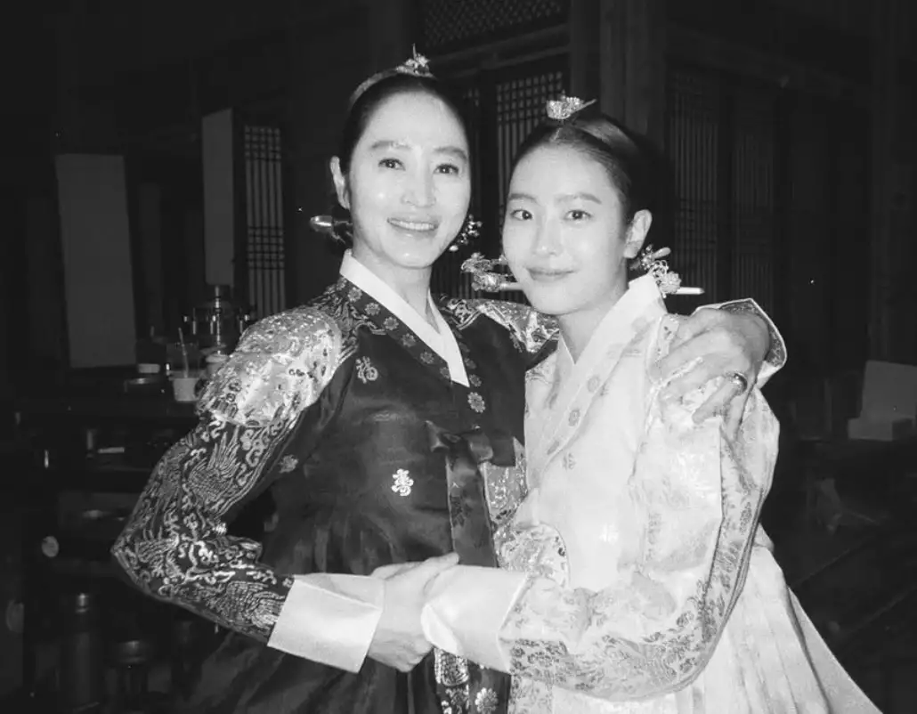 사랑은 외나무다리에서 아역 윤지원 정유미 아역 슈룹 윤청하 오예주