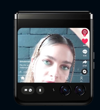 플립폰 모토로라 Razr+ 스펙과 특징 장점과 단점