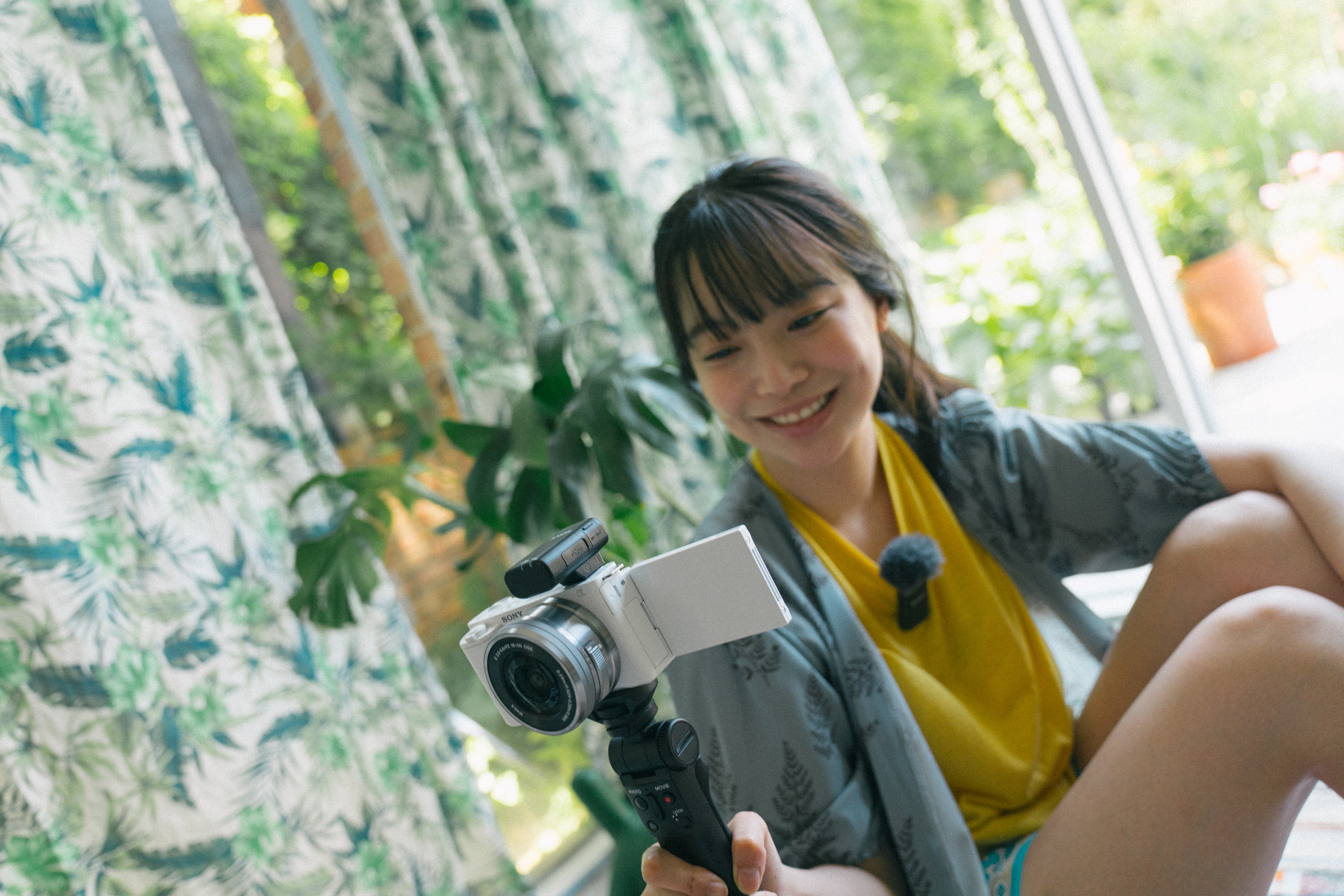 소니 데일리 브이로그 카메라 ZV-E10 / 무선 블루투스 슈팅그립 GP-VPT2BT