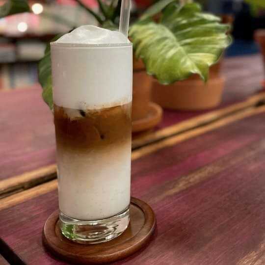 커피스트의 아아스 비엔나 커피