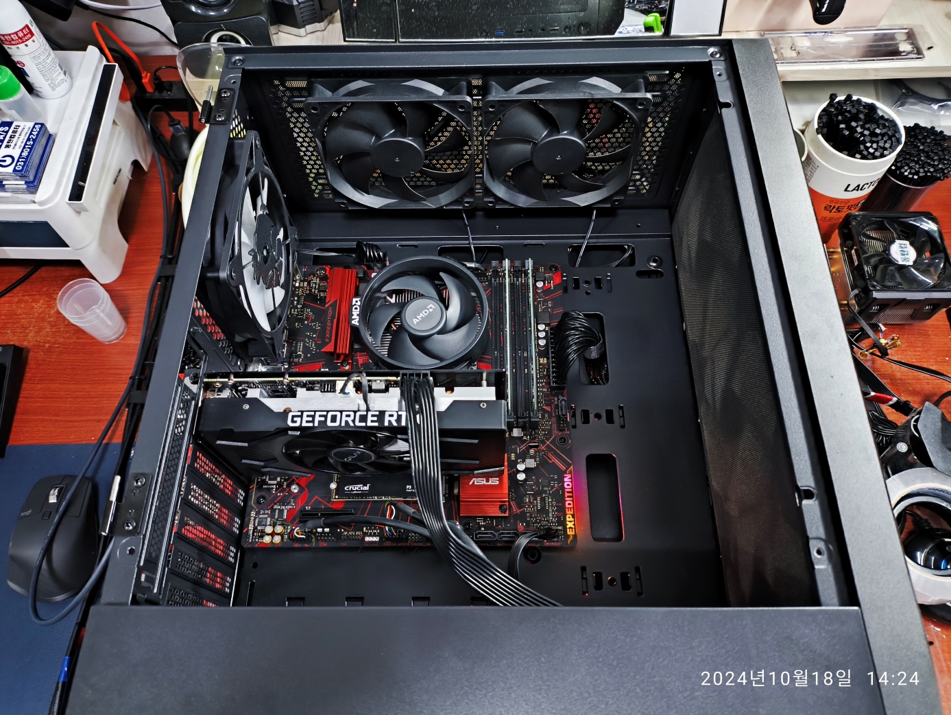 메인보드의 EXPEDITION LED 켜지고 컴퓨터가 안 켜져요.