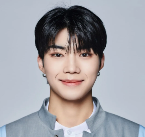 제로베이스원 박건욱 사진