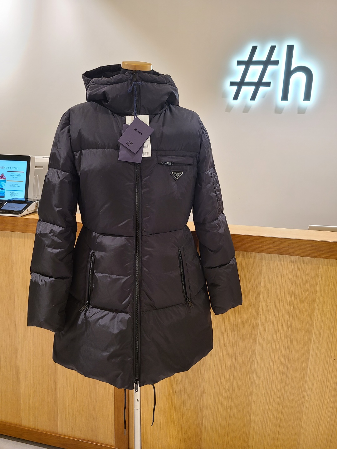 프라다 여자 후드 패딩 점퍼 29F430 F0002