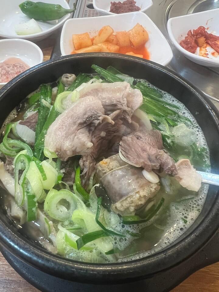 국밥-속-고기와-순대