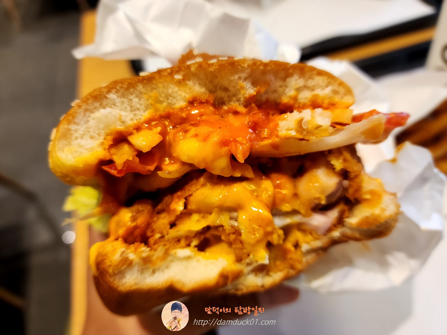 골든맥앤치즈치킨버거