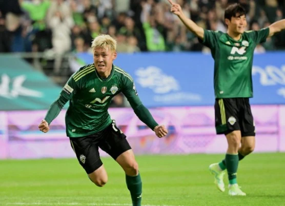 축구 송민규 선수