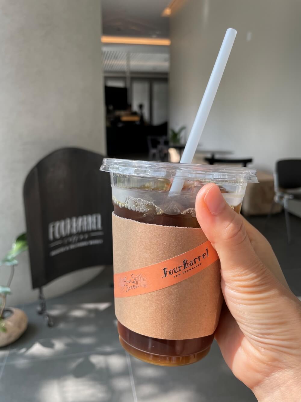 포배럴-카페(four-barrel-coffee)-아이스-커피(batch-brew)