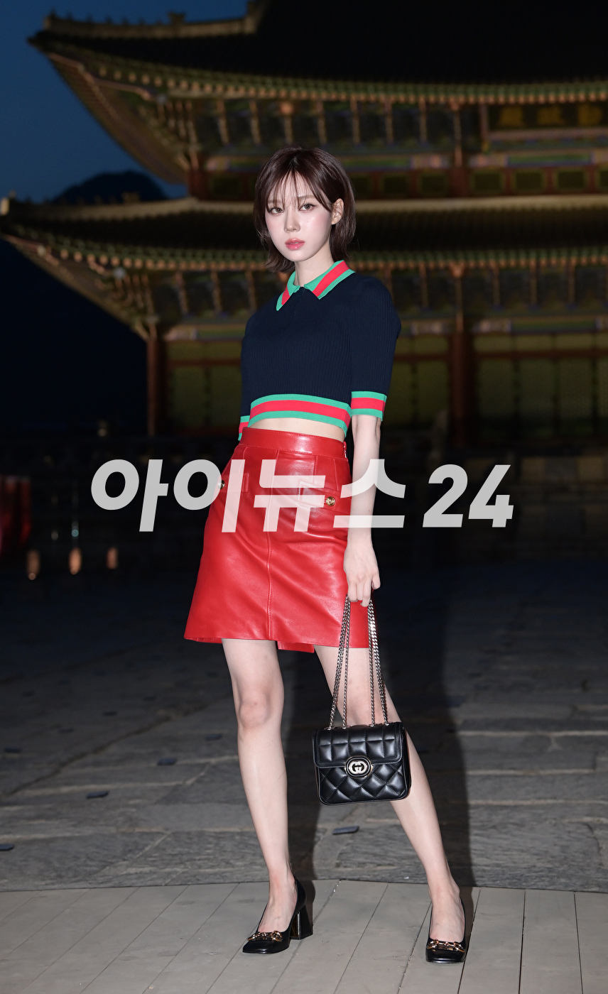 그룹 에스파 윈터가 16일 오후 서울 경복궁에서 진행된 구찌(Gucci) 2024 크루즈 패션쇼에 참석하고 있다. [사진=정소희 기자]