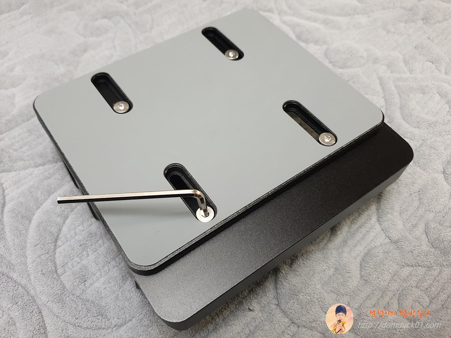 육각렌치를 이용 간격 조절 가능