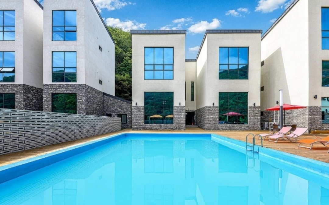 JJ풀빌라 수영장