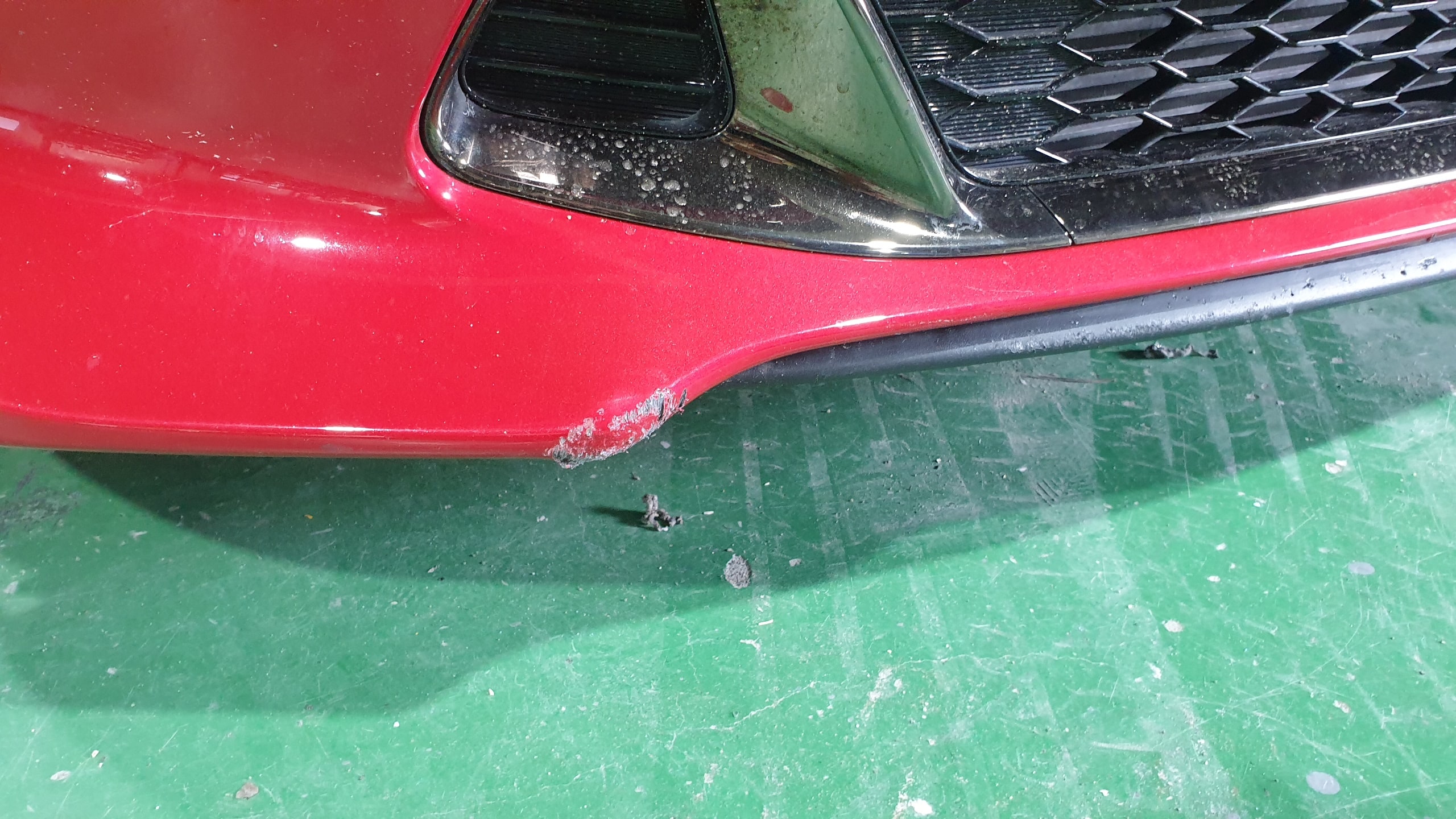 범퍼 하단 모서리 쓸림 스팅어 범퍼 부분도색 범퍼 하단 모서리 쓸림