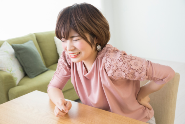 허리통증이 있는 여성