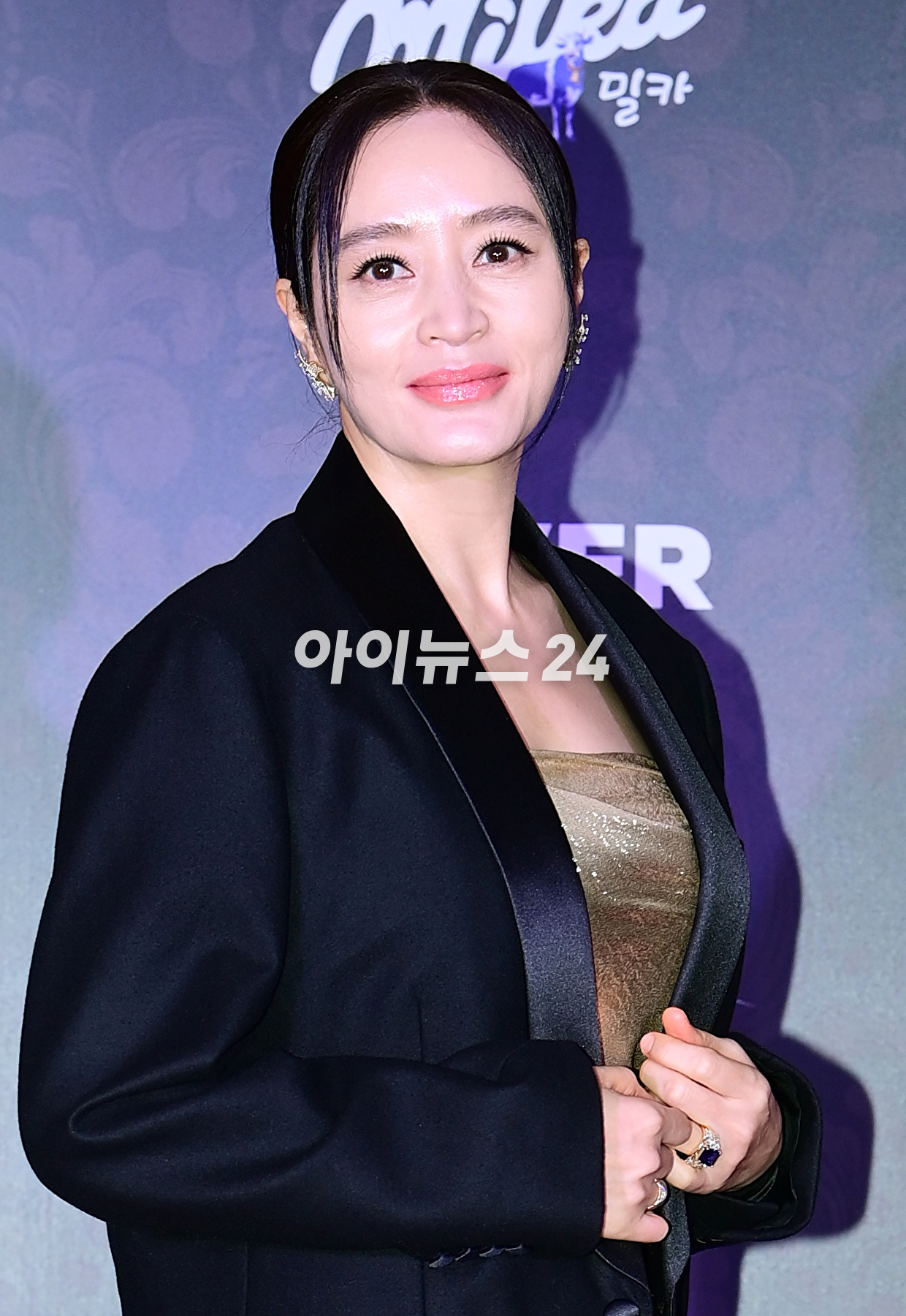 배우 김혜수가 7일 오후 서울 강남구 논현동 건설회관 비스타홀에서 열린 '28회 춘사국제영화제' 시상식에 참석하고 있다. [사진=정소희 기자]