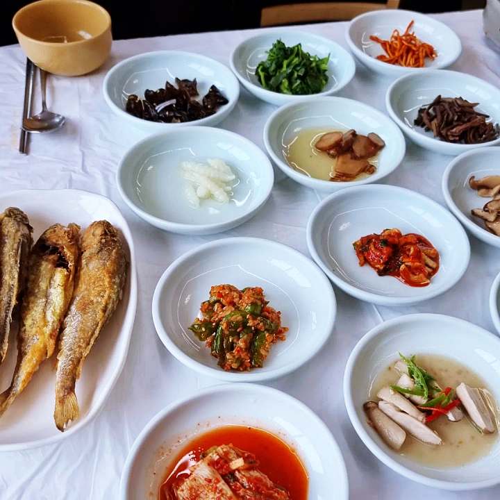 토요일은 밥이좋아 예산 수덕사 산채정식 맛집 영양 돌솥 청국장 더덕 구이 한정식 예산10미 현지인 추천 토밥 좋아 방송정보