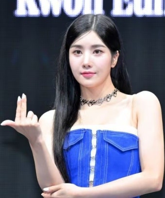 권은비 콘서트, 더 레드, 2025년 8월, 티켓 예매, 인터파크 티켓, 권은비 공연, 울림엔터테인먼트, 아이즈원, 솔로 콘서트, 세트리스트, 좌석 정보, 콘서트 후기, 팬미팅, 굿즈, 포토존, 응원봉, 권은비 팬클럽