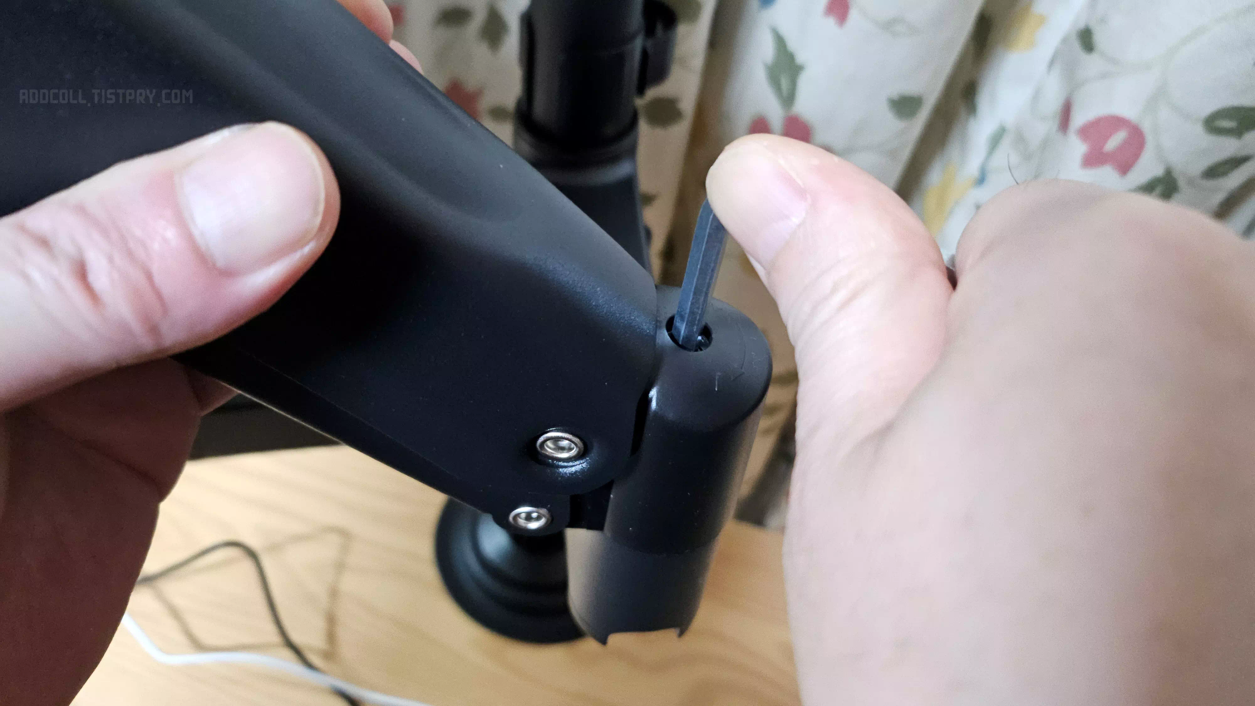 모니터 암 힘조절