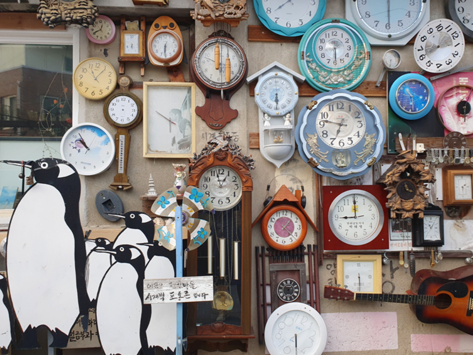 펭귄마을-시계벽