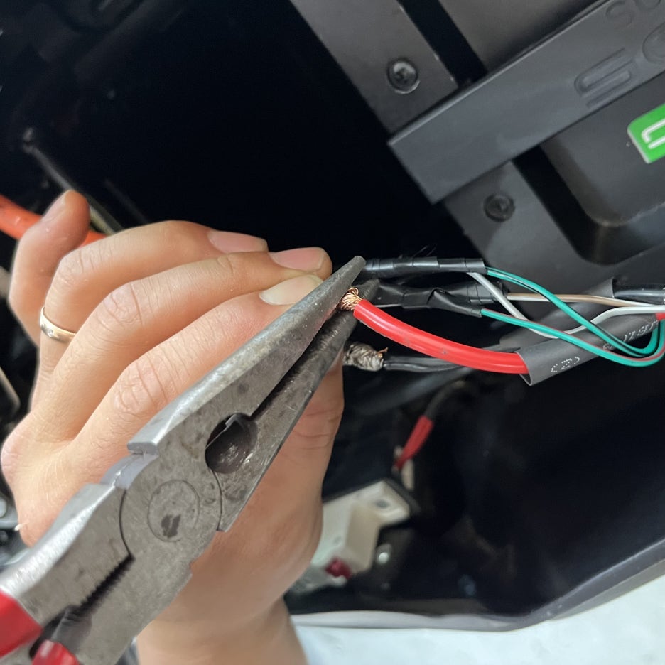 전기오토바이 수리: 슈퍼쏘코 TC-배터리 전원선 납땜&#44; SUPERSOCO AS&#44; 수원 화성 동탄 오산 광교 용인 안양 안산 분당 군포 평택