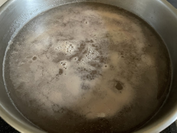 소고기 데친 물은 모두 버리기