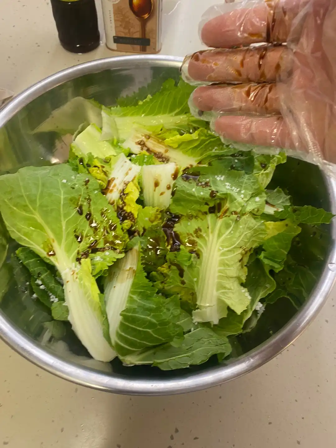 봄동무침-간장뿌린-이미지