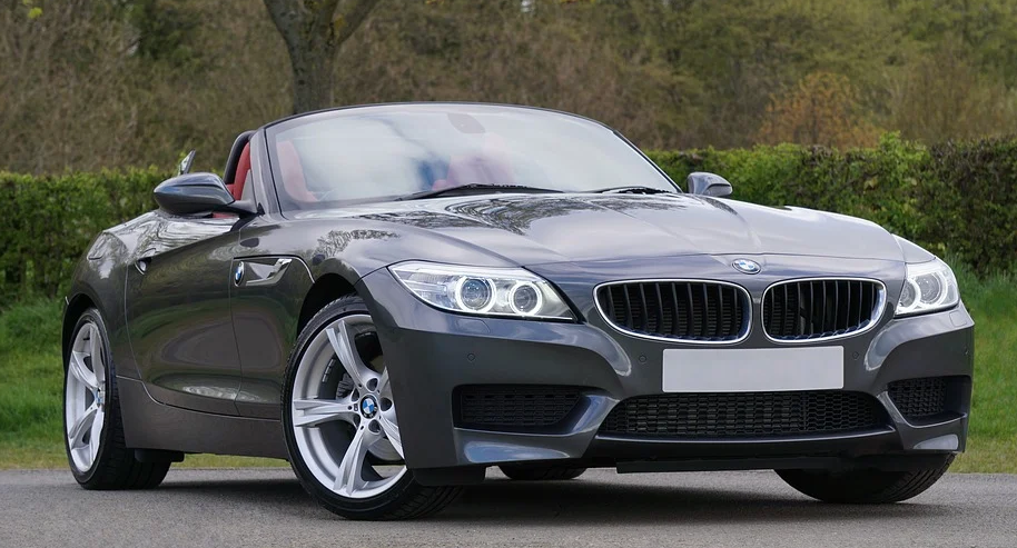 BMW 차량의 사진입니다