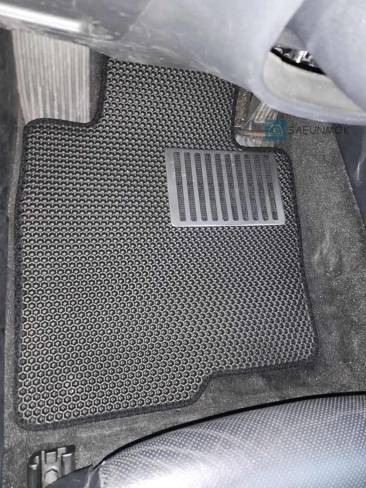 올뉴-k7-벌집-매트-운전석-설치