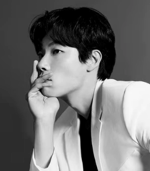 류준열 프로필 나이 고향 학력 인스타 사진전