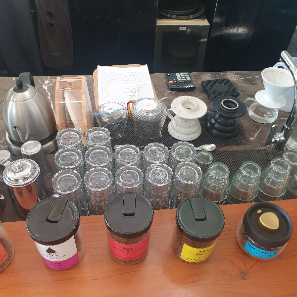 발리 카페 투어 : 발리 우붓(Bail Obud) 지역, 강가 커피(GANGGA Coffee Ubod)_원두 및 추출 도구