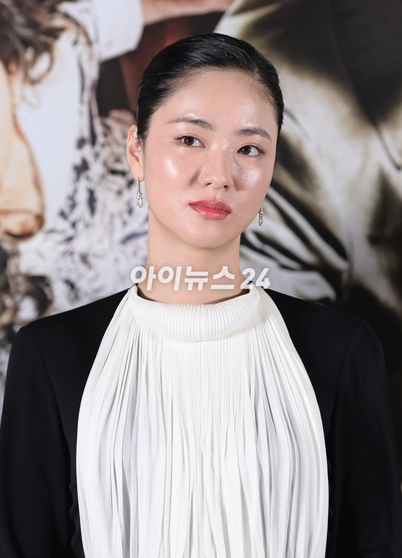 배우 전여빈이 14일 오후 서울 강남구 삼성동 메가박스 코엑스에서 진행된 영화 &#39;거미집&#39;(감독 김지운) 언론시사회에 참석하고 있다. [사진=정소희 기자]