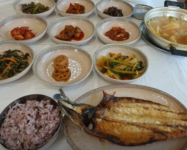 오늘N &lt;할매 식당&gt; 충남 서산 정겨운 밥상 ‘쉼터식당’ 허영만 백반기행도 다녀간 진짜 집밥 맛집