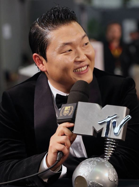 싸이 프로필