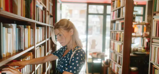 동네 서점의 잔존 풍경 ❘ 책 냄새와 추억이 남아 있는 공간