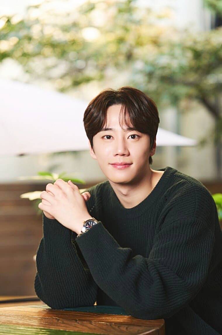 배우-이준영