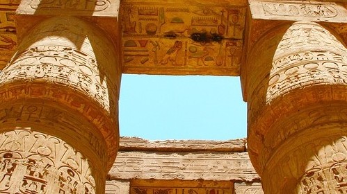 이집트 룩소르 기둥에 있는 상형 문자