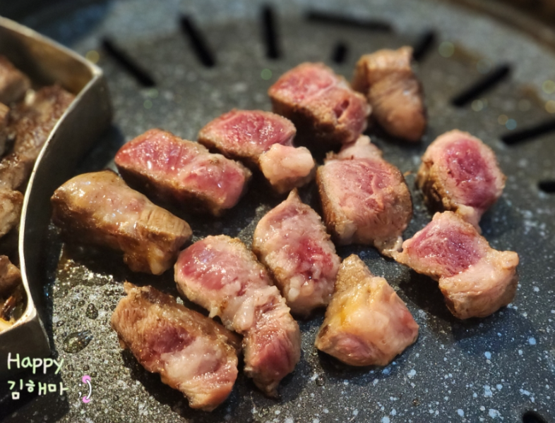 운정 이베리코 삼겹맛집 육회품은돼지