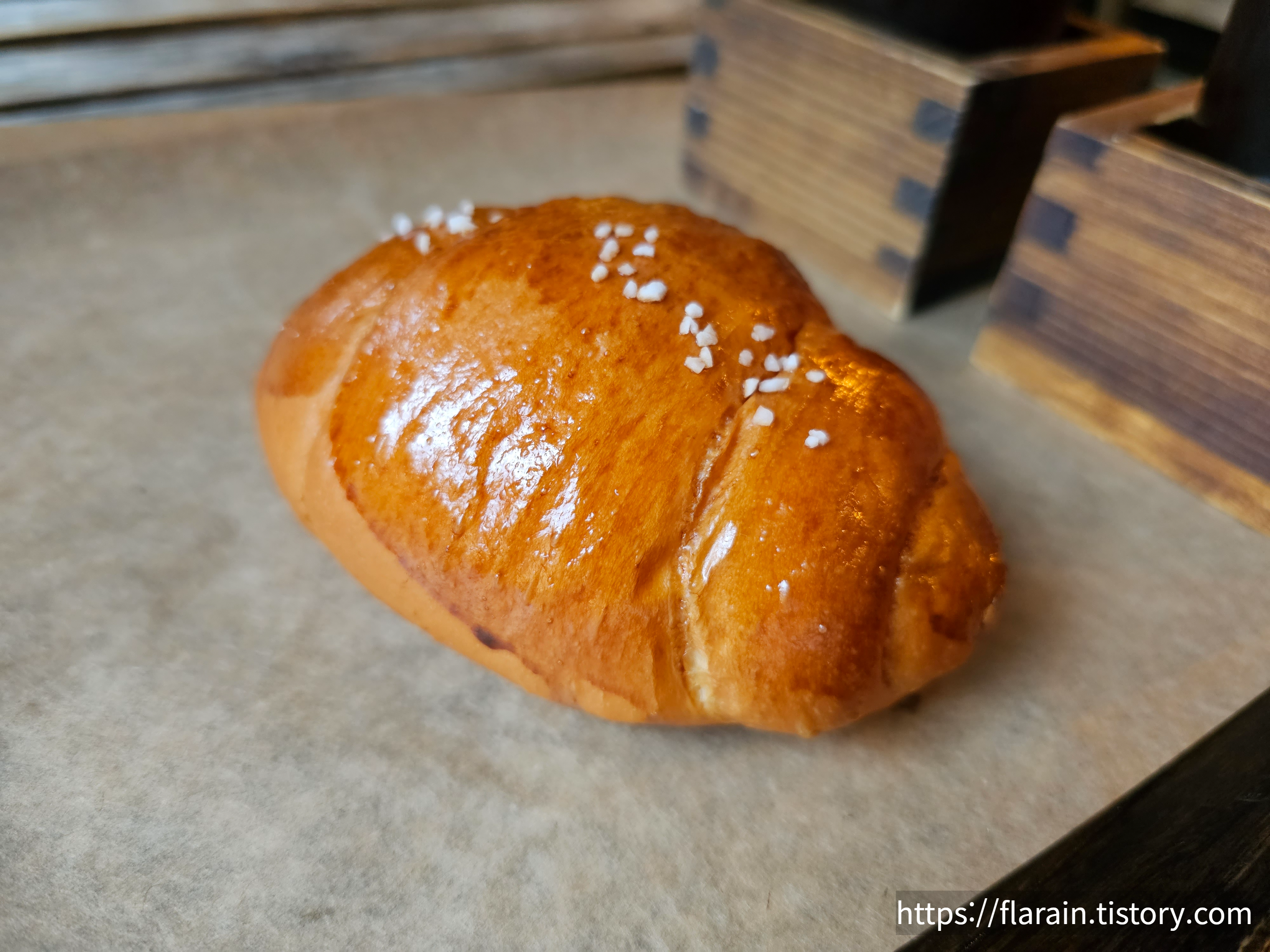 소하염전 소금빵