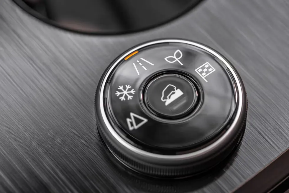 닛산 로그 이미지