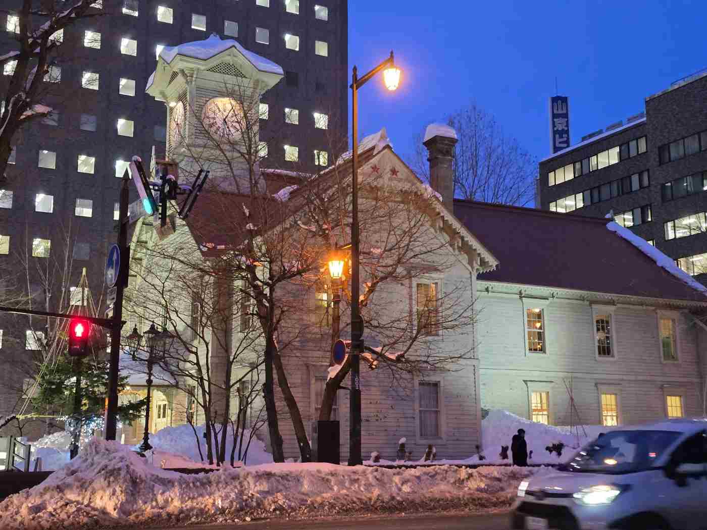 스스키노에서 TV 타워까지: 낭만 가득한 야경 산책