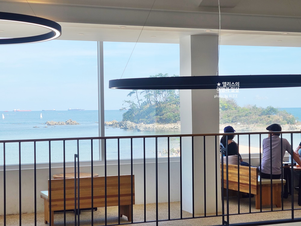 울산 진하해수욕장 오션뷰 카페 하든 솔직 후기