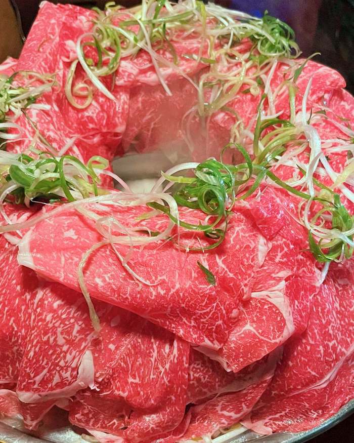 생생정보 신촌 연희동 냄비 위 화려하게 피어난 꽃샤부샤부 맛집