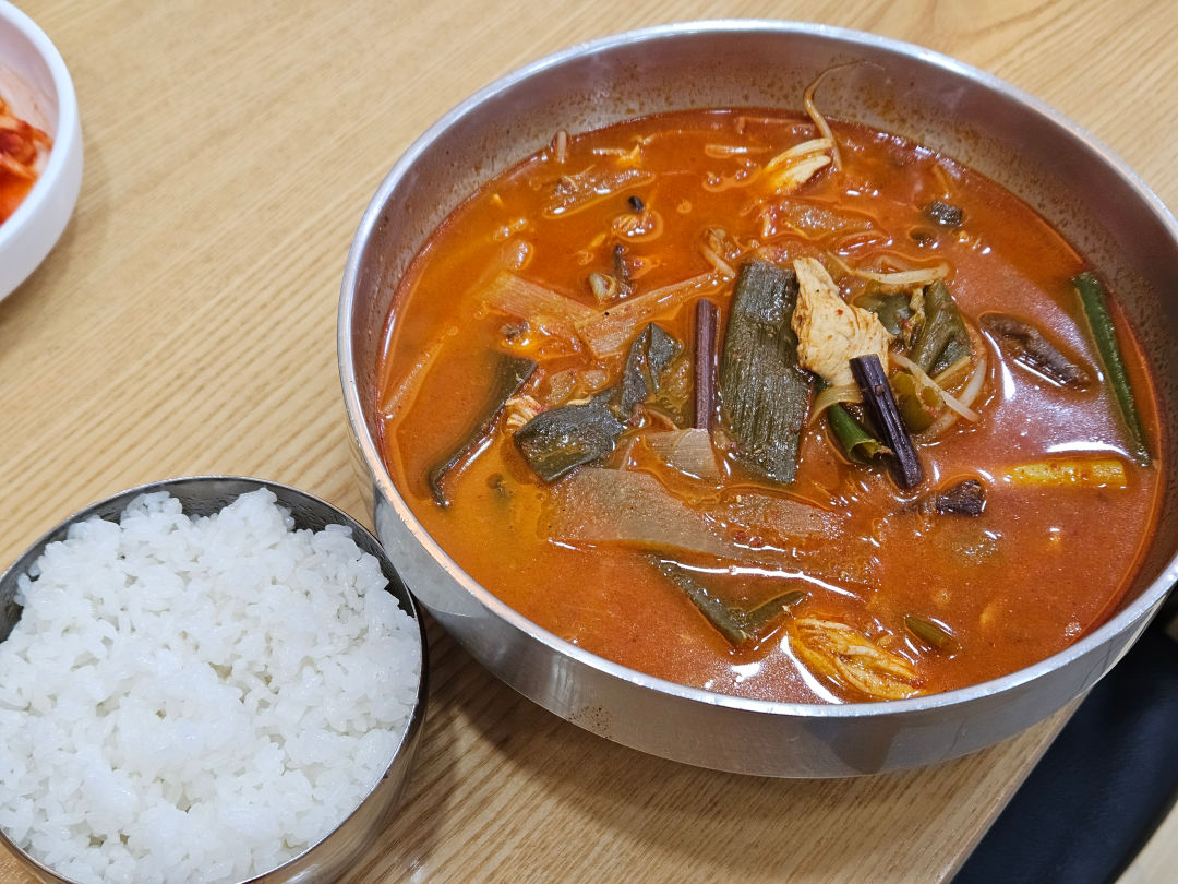 미사리 밀빛 초계국수 닭개장