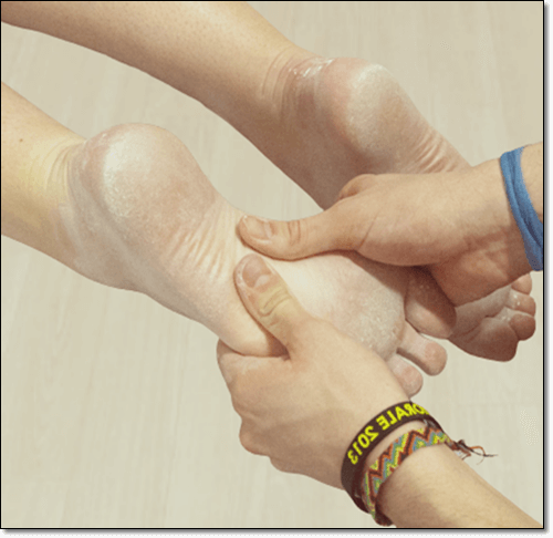 다리에 쥐날 때 도움이 되는 마사지