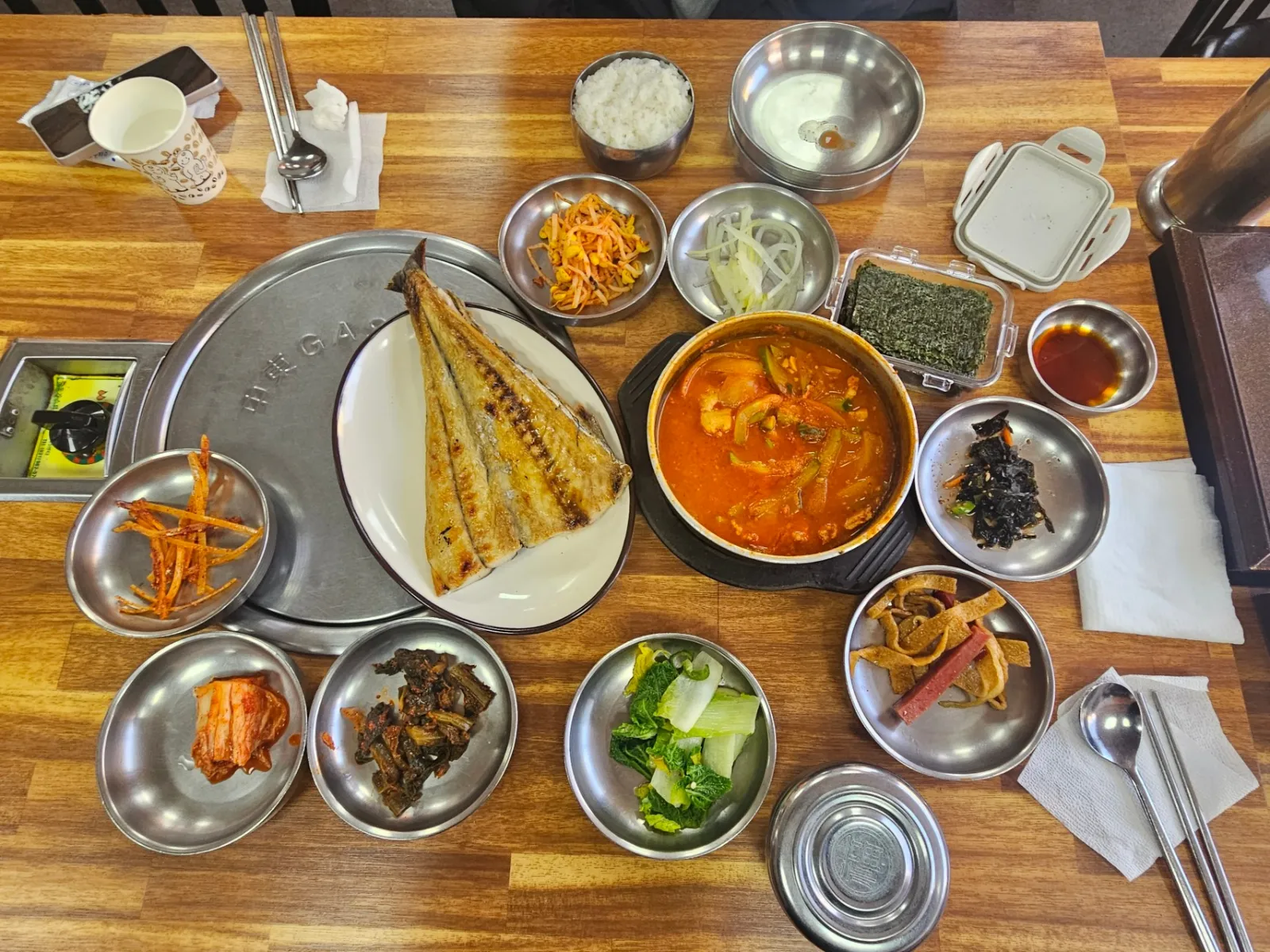 삼치구이-애호박찌개-밑반찬-한상