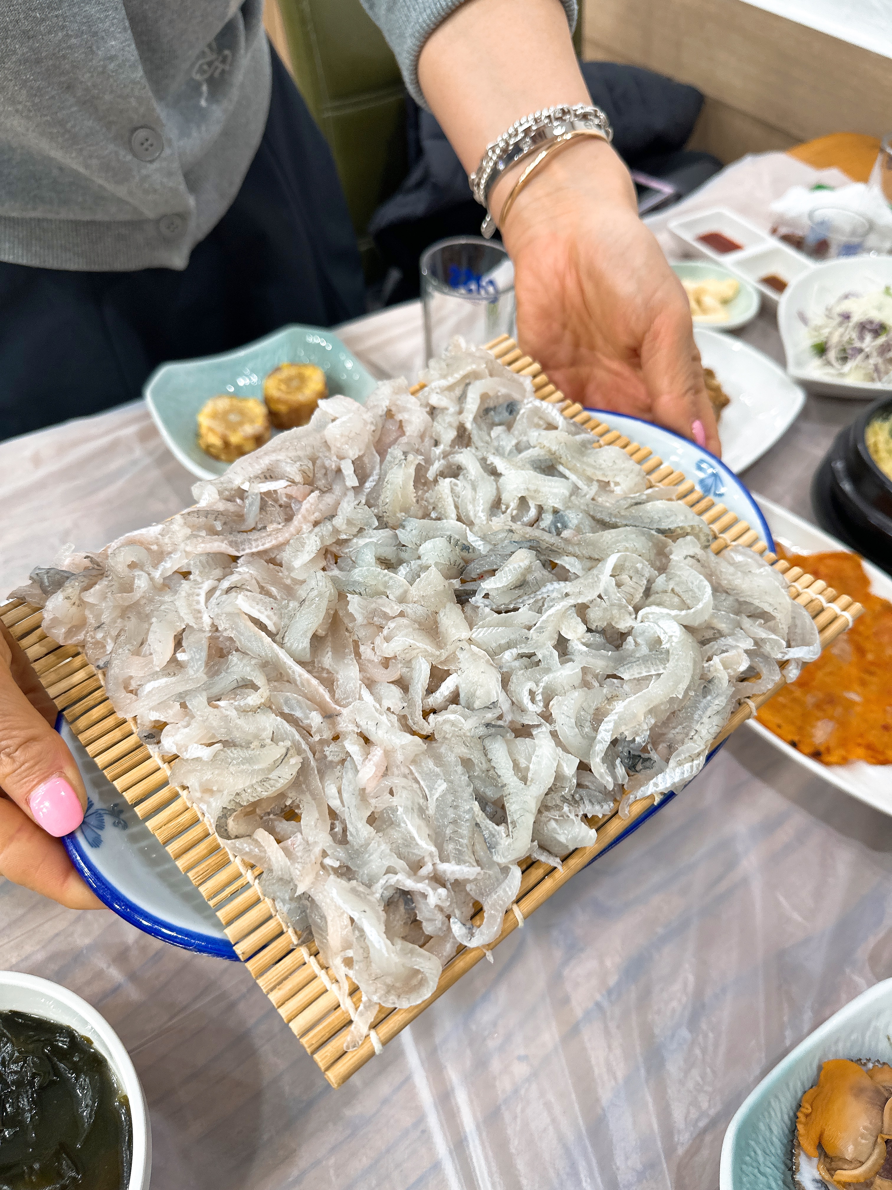 김해 삼계동 맛집: 부산산오징어 횟집에서 봄철 보약인 도다리회 맛보세요!