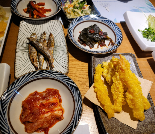 이춘복참치 기본반찬