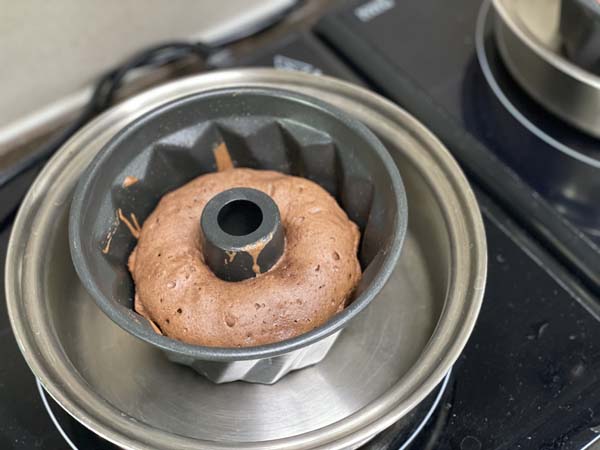 부풀어오른 케이크
